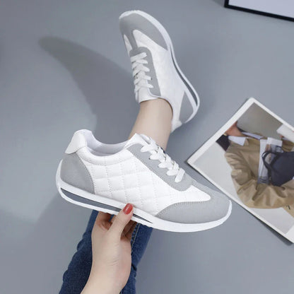 BlissWalk - Hochwertige, gepolsterte, lässige Schnürsneakers für Frauen