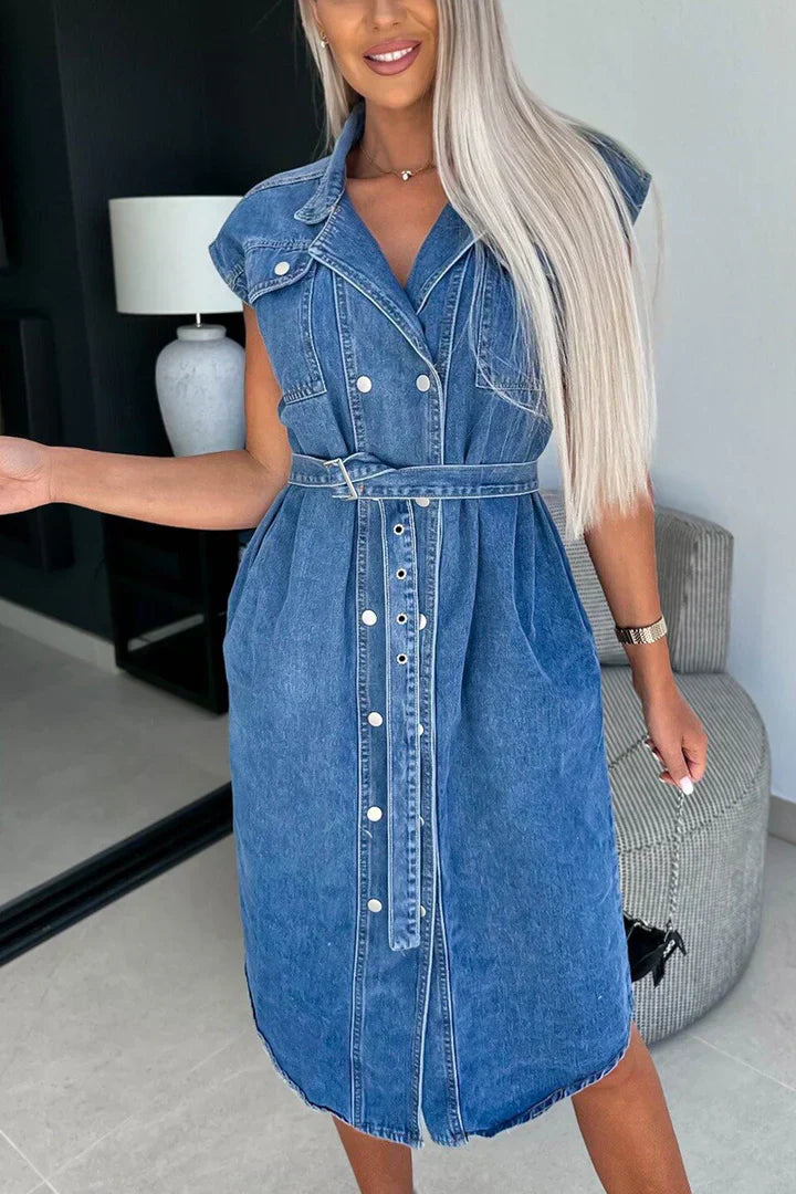 Jeanskleid mit Trägern und kurzen Ärmeln