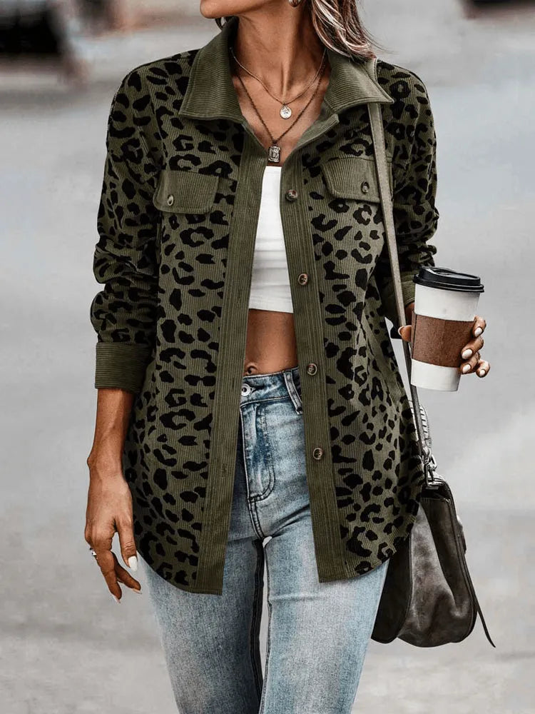 Damenmantel - Pantherprint - Lässiger Chic mit neutralem Kragen - Perfekt für den Frühling