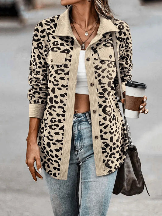 Damenmantel - Pantherprint - Lässiger Chic mit neutralem Kragen - Perfekt für den Frühling