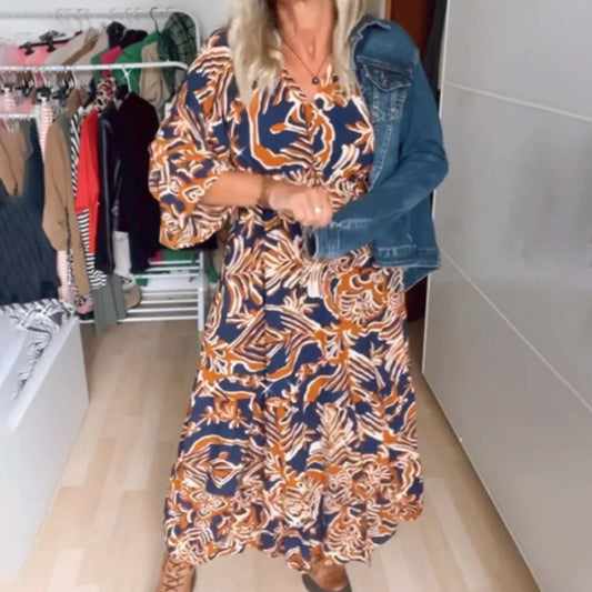 Langes Kleid mit Print und klassischem Ausschnitt