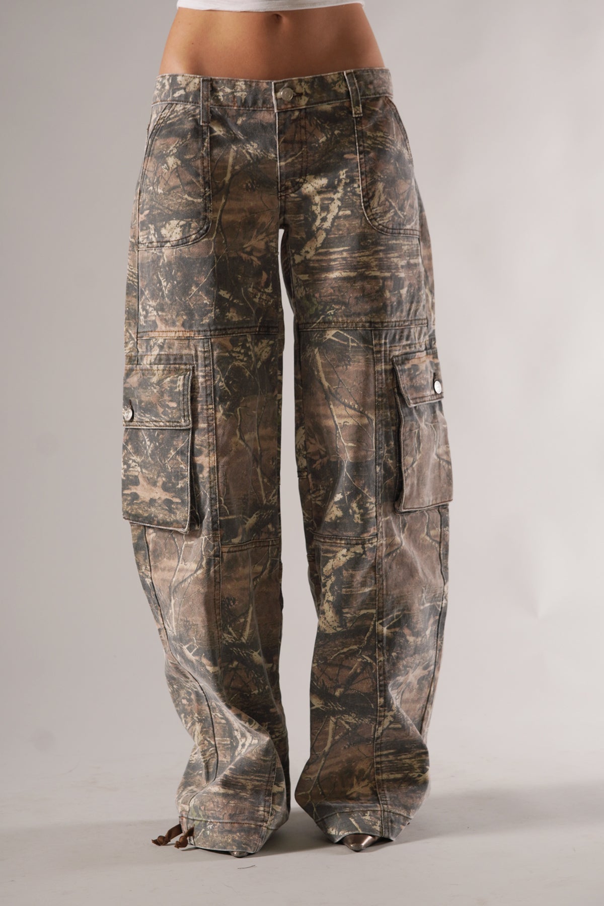 Tarnfarbene Cargohose für Damen