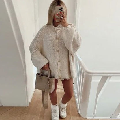 Elfenbein - übergroßer Strickpullover mit Knöpfen