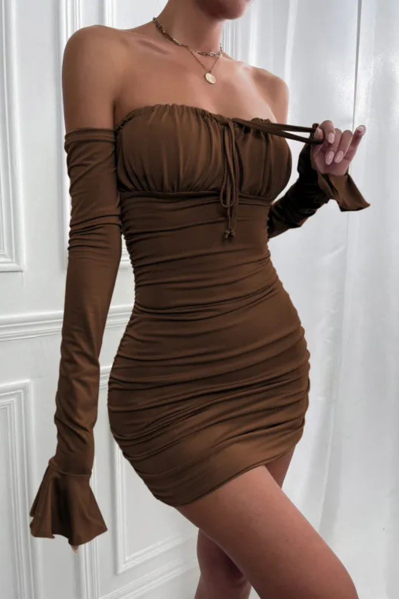 Danika | Schlankes schulterfreies langärmeliges Kleid