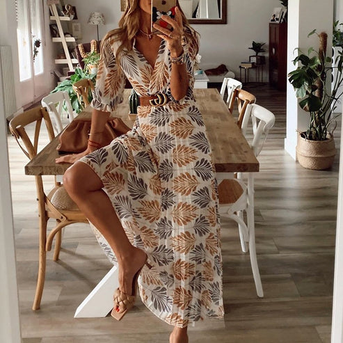 Elegantes langes Kleid mit einzigartigem Muster