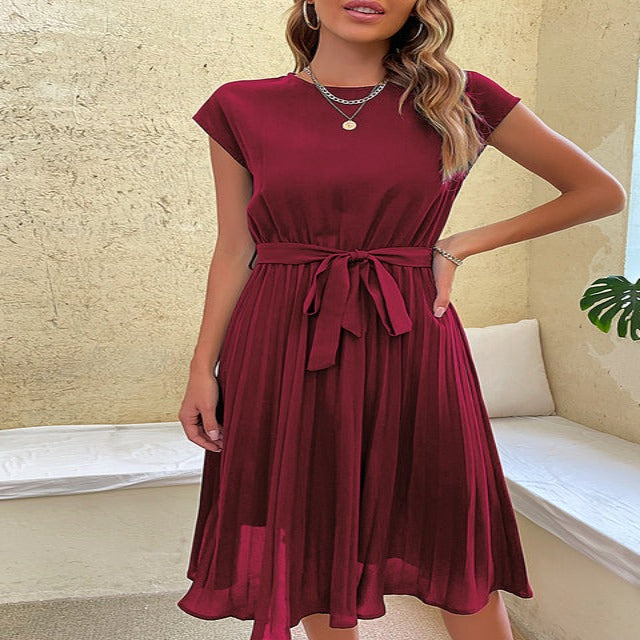 Plissiertes Sommerkleid mit Blumenprint und luftiger Eleganz