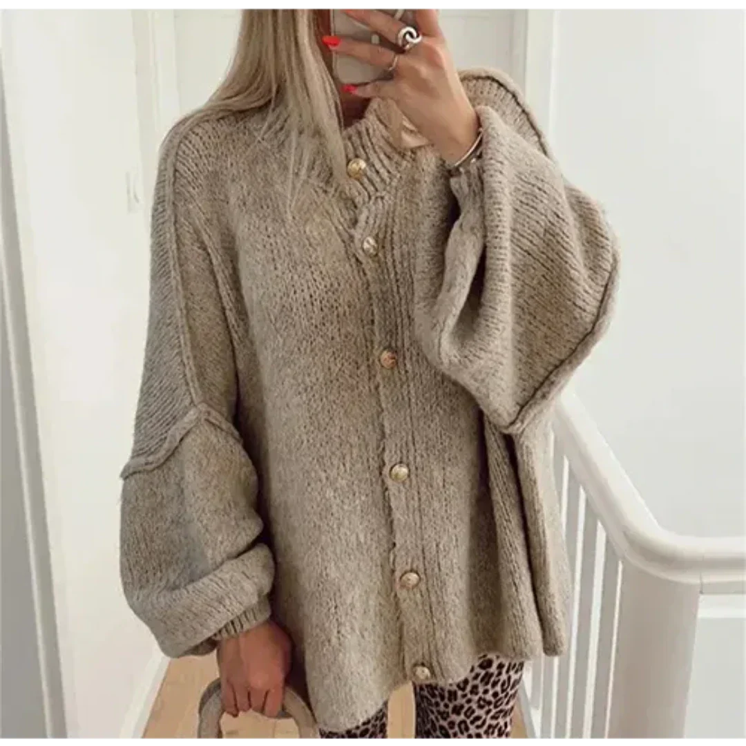 Warme Damen-Strickjacke mit Knopfleiste