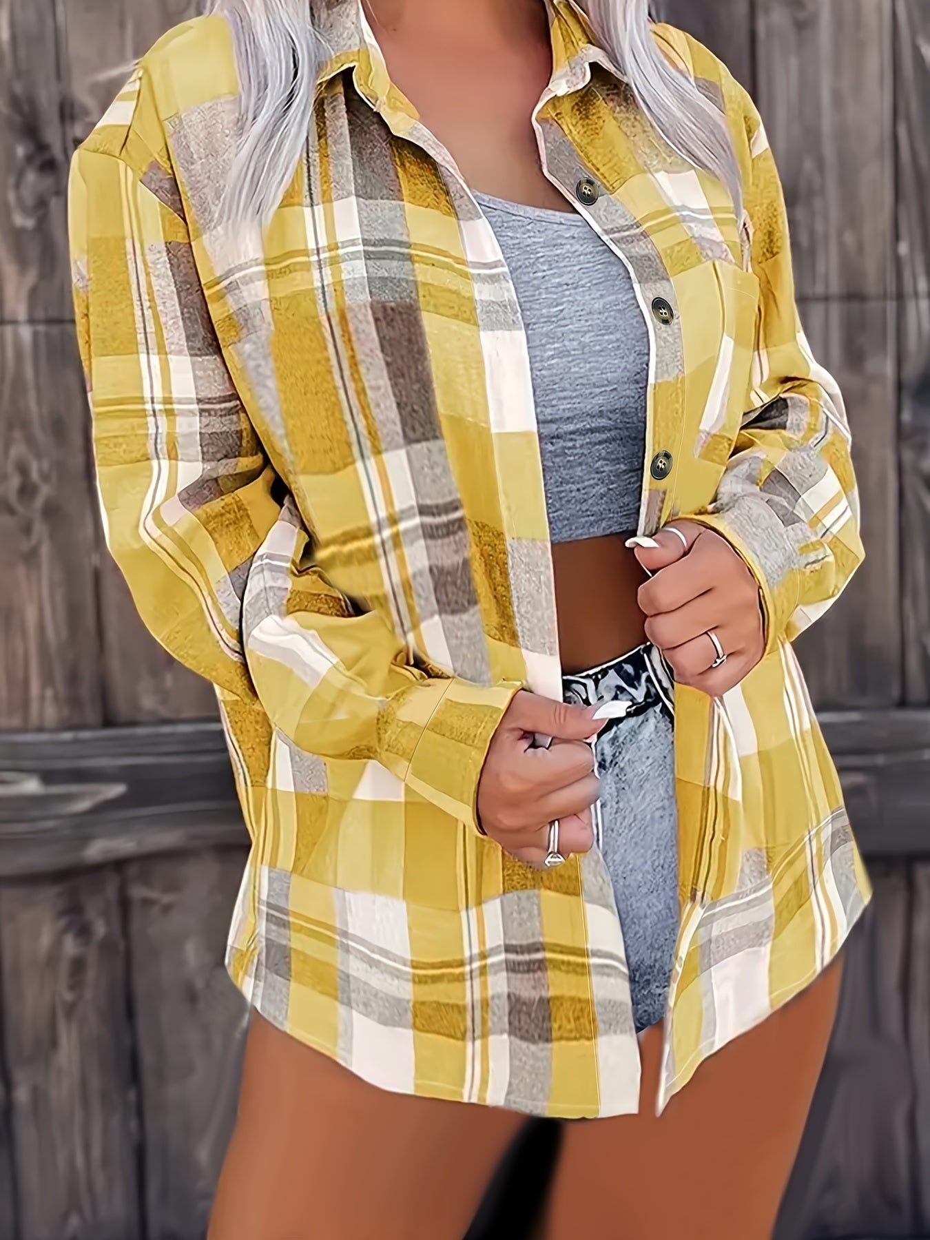 Kariertes Hemd mit Knöpfen - Polokragen und Verschlussdesign