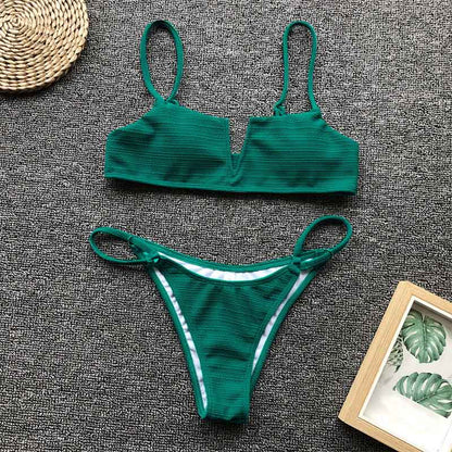 AquaLivv - Brasilianischer Bikini mit V-Ausschnitt