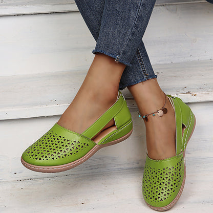 Orthopädische Damen-Keilsandalen mit Aussparungen im Vintage-Stil
