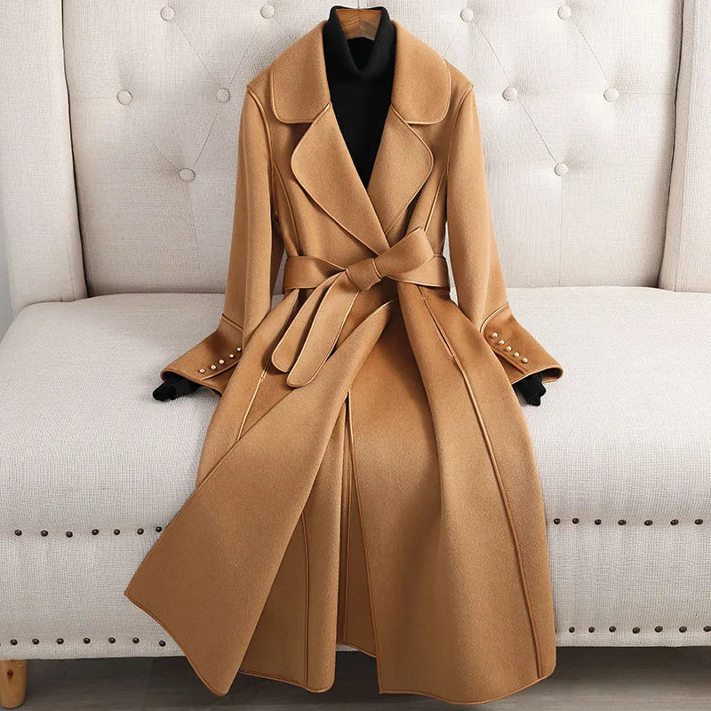 TRENCHCOAT AUS MERINOWOLLE VON LILIAN-THOURAM