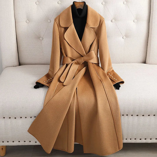 TRENCHCOAT AUS MERINOWOLLE VON LILIAN-THOURAM