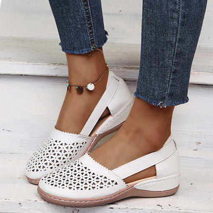 Orthopädische Damen-Keilsandalen mit Aussparungen im Vintage-Stil