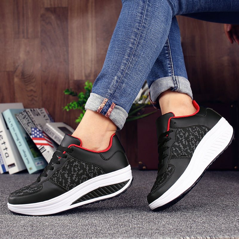 Schwungvolle Plateau-Turnschuhe für Frauen
