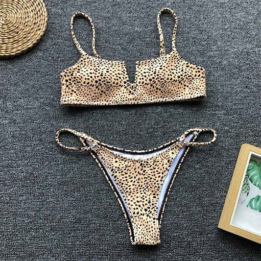 AquaLivv - Brasilianischer Bikini mit V-Ausschnitt