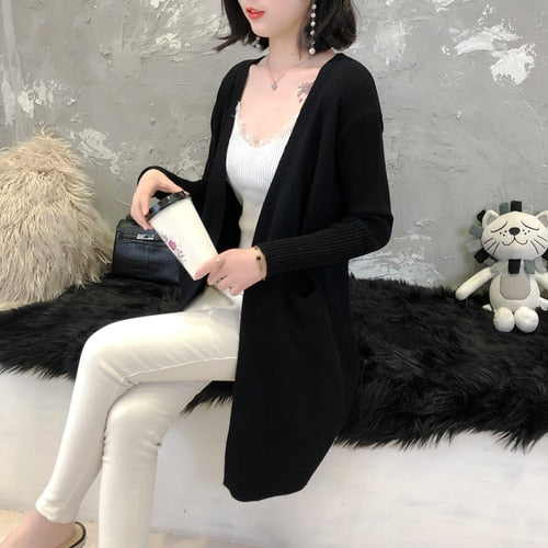 Lange Strickjacke mit Taschen