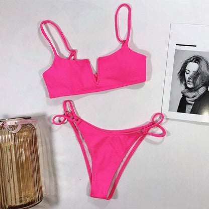 AquaLivv - Brasilianischer Bikini mit V-Ausschnitt