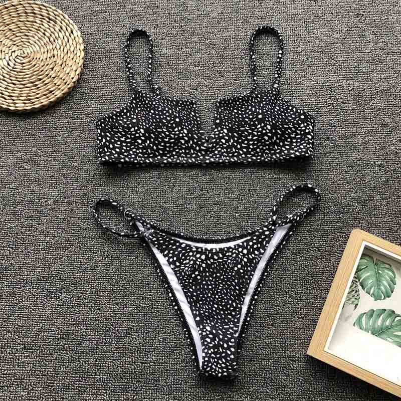 AquaLivv - Brasilianischer Bikini mit V-Ausschnitt
