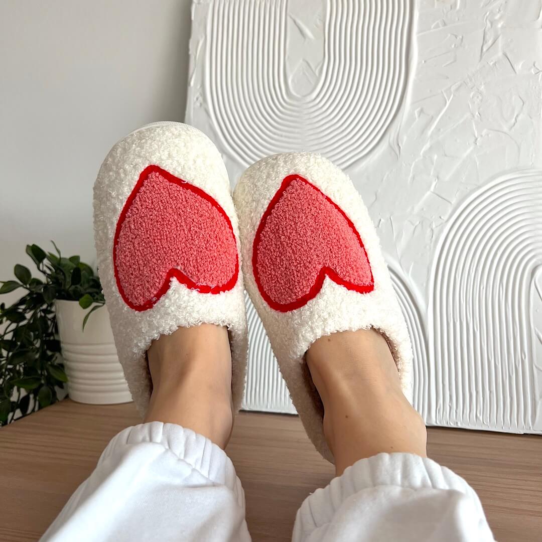 Loving Heart Pantoffeln | Weiß - Niedlich und bequem - Perfektes Geschenk für den Winter