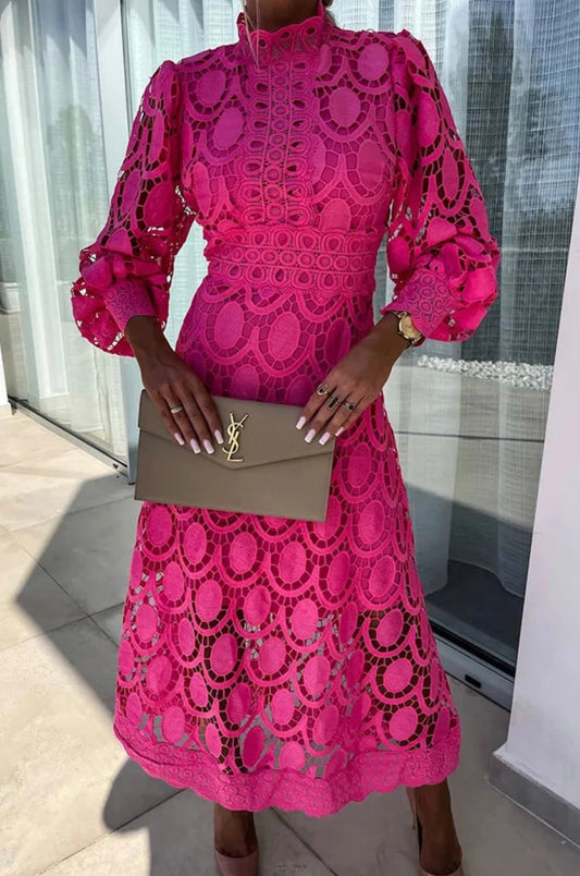 Raffiniertes Midi-Kleid für Damen mit eleganten Spitzendetails