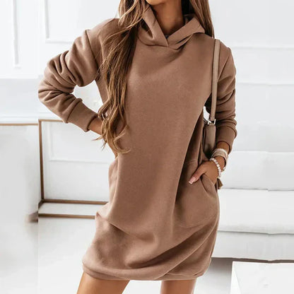 Janece - Warmes Kleid mit Kapuze und Taschen