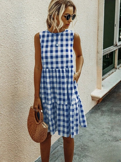 Jhana - Locker geschnittenes Damenkleid mit modischem Rundhalsausschnitt und pastellfarbenem Karo-Rock