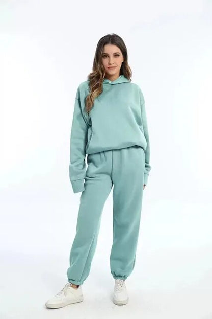 Kapuzenpulli und Jogginghose für Frauen