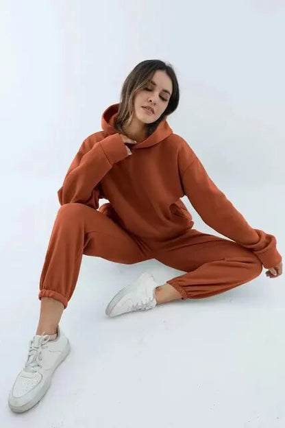 Kapuzenpulli und Jogginghose für Frauen