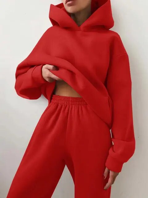 Kapuzenpulli und Jogginghose für Frauen