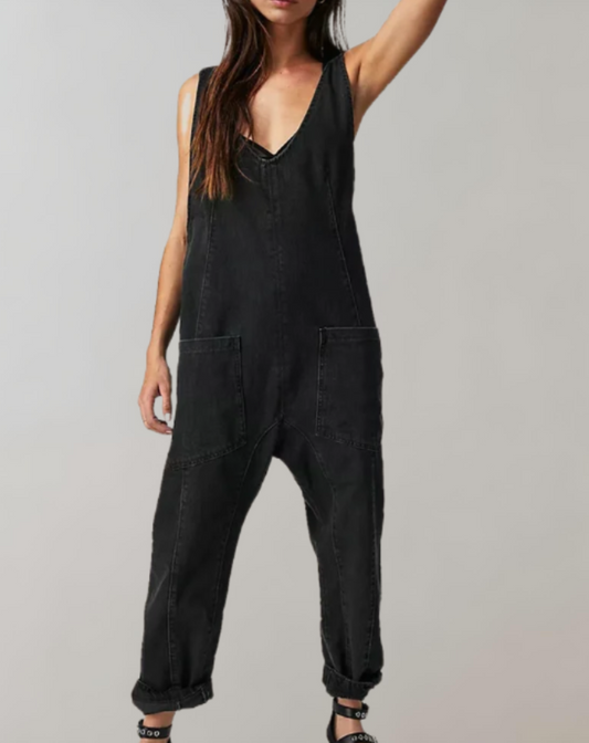 Nadine - Ärmelloser Jumpsuit aus Denim mit tiefem V-Ausschnitt und Hose mit mehreren Taschen
