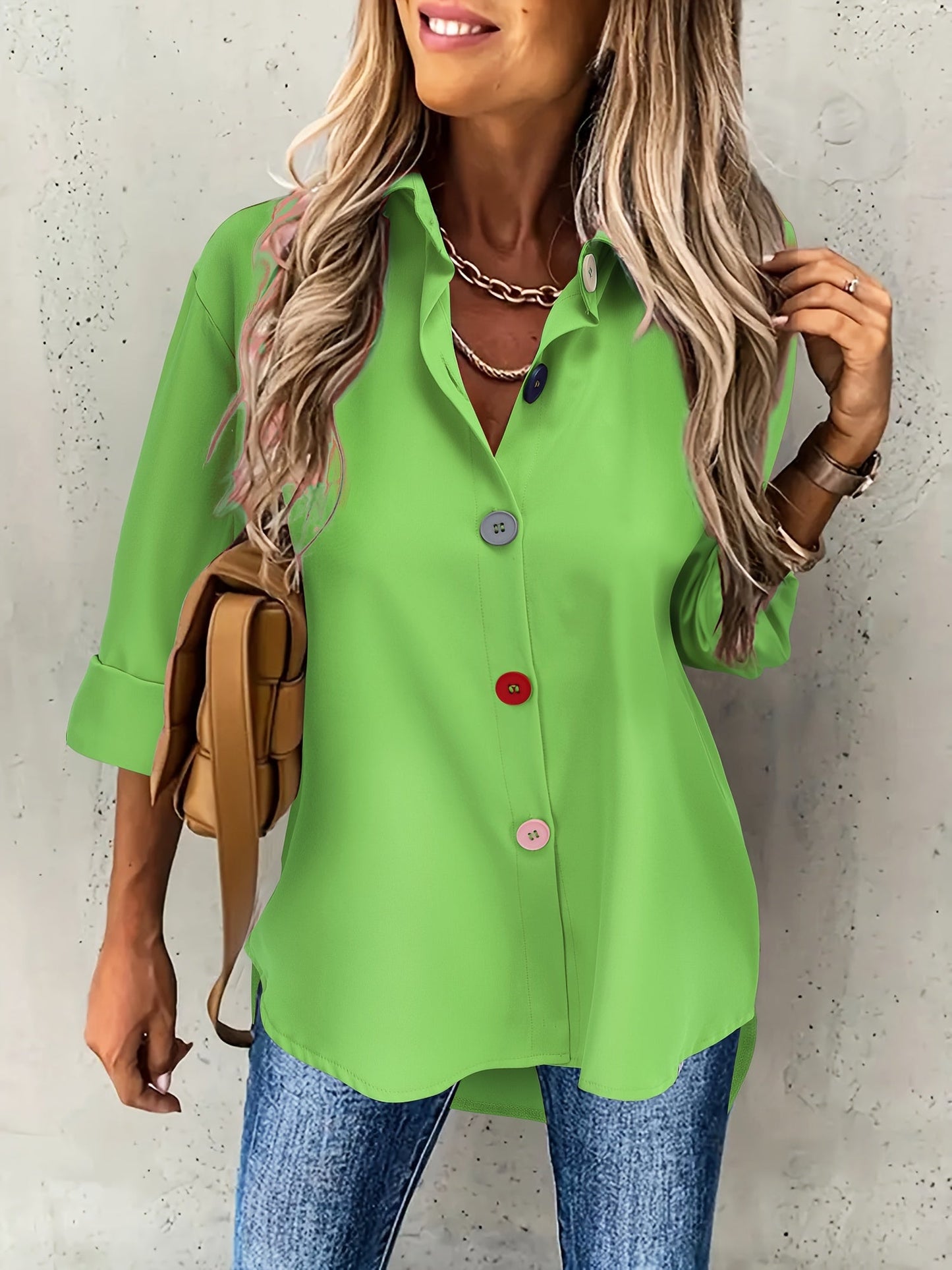Bunte Bluse mit Knöpfen - lange Ärmel und leichtes Material