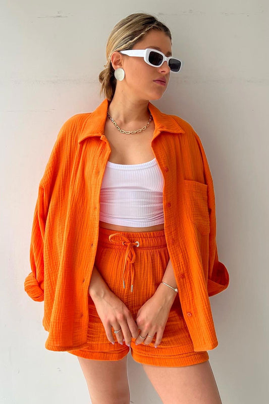 Keren - Schlankes Langarmshirt mit passenden Shorts für Frauen