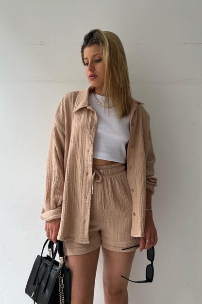 Keren - Schlankes Langarmshirt mit passenden Shorts für Frauen