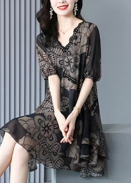 Maurelle - Lockeres schwarzes Spitzenkleid mit spitzem Ausschnitt