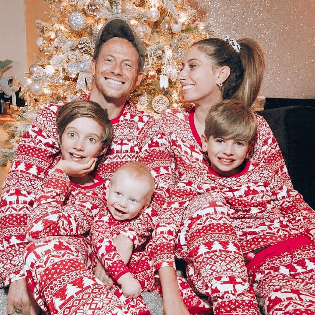 Noelle - Farblich abgestimmte Weihnachtspyjamas für die ganze Familie in Rot und Weiß
