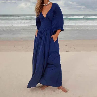 Mavy - Kleid mit spitzem Ausschnitt