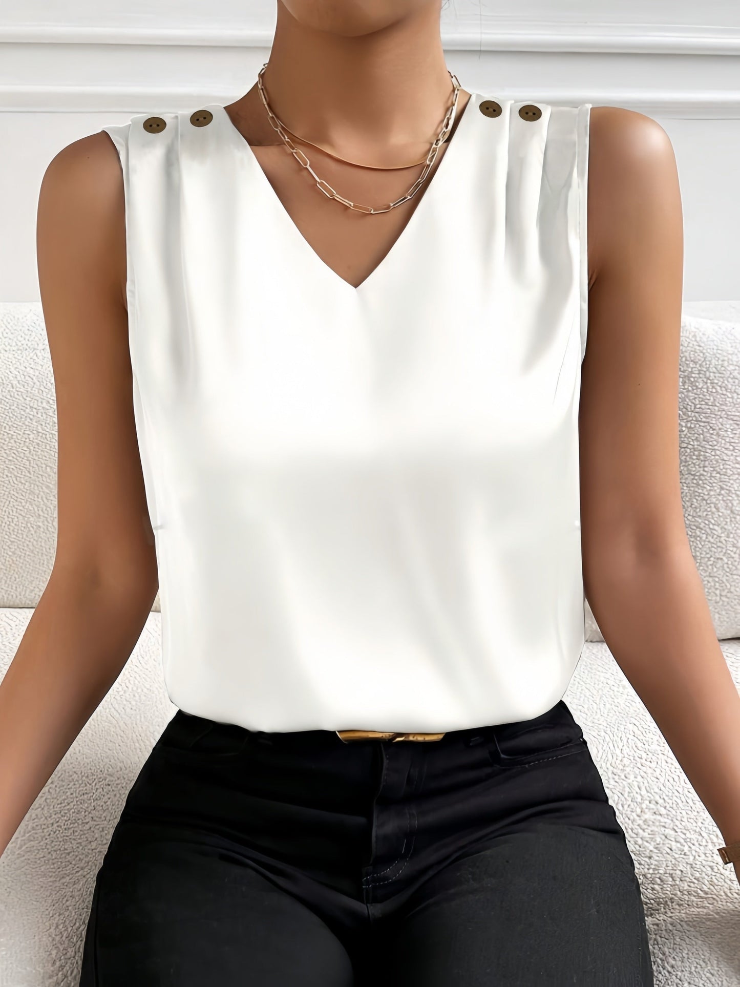 Ärmellose Bluse mit V-Ausschnitt - Unifarbenes Design und leichter Stoff