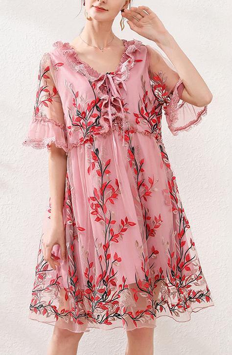 Joarnie - Besticktes Spitzenkleid mit Schleife