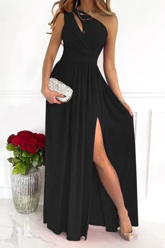 Nelsa - Elegantes Abendkleid mit einer Schulterpartie von Novella