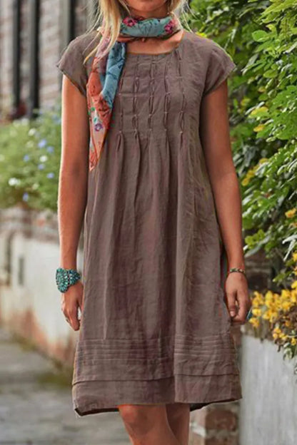 Neve - Kurzärmeliges Freizeitkleid mit U-Ausschnitt aus einfarbigem Patchwork