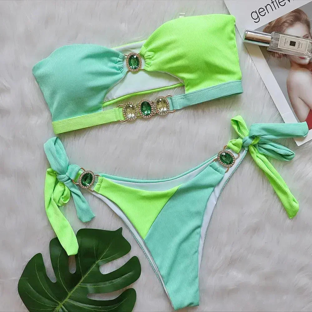Trendiger und leichter Bikini