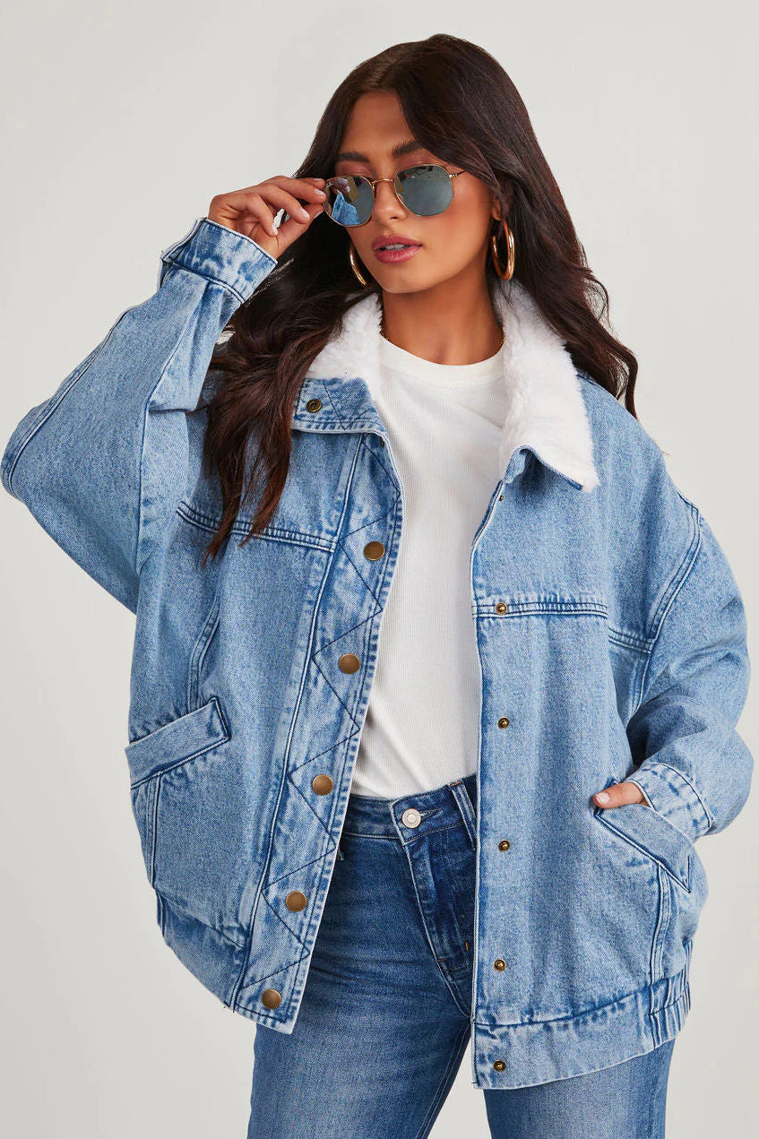 Damen-Denimjacke mit Fleecekragen