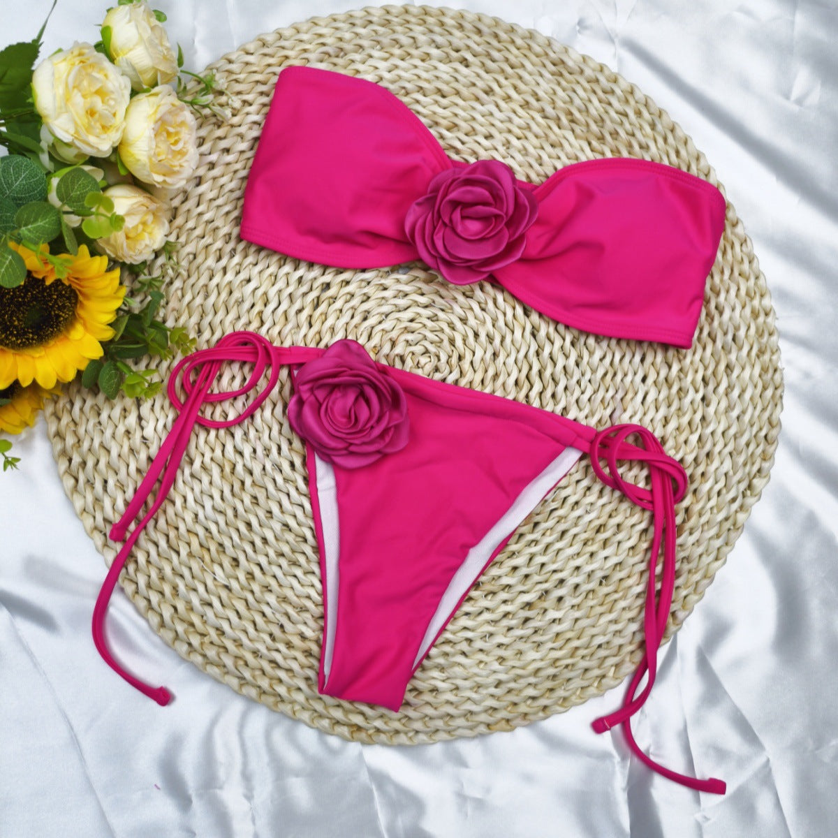 Fließender und fantastischer Bikini