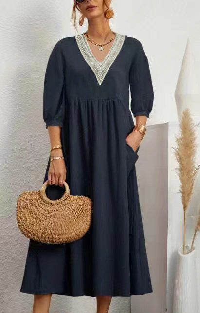Maggie -Kleid aus Baumwolle und Leinen mit V-Ausschnitt, weiten Ärmeln und Spitze
