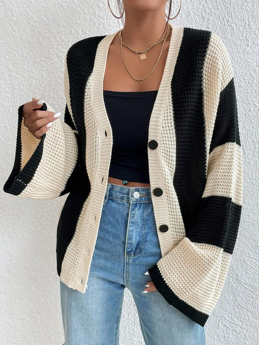 Gestreifte Strickjacke mit Glockenärmeln für Frauen