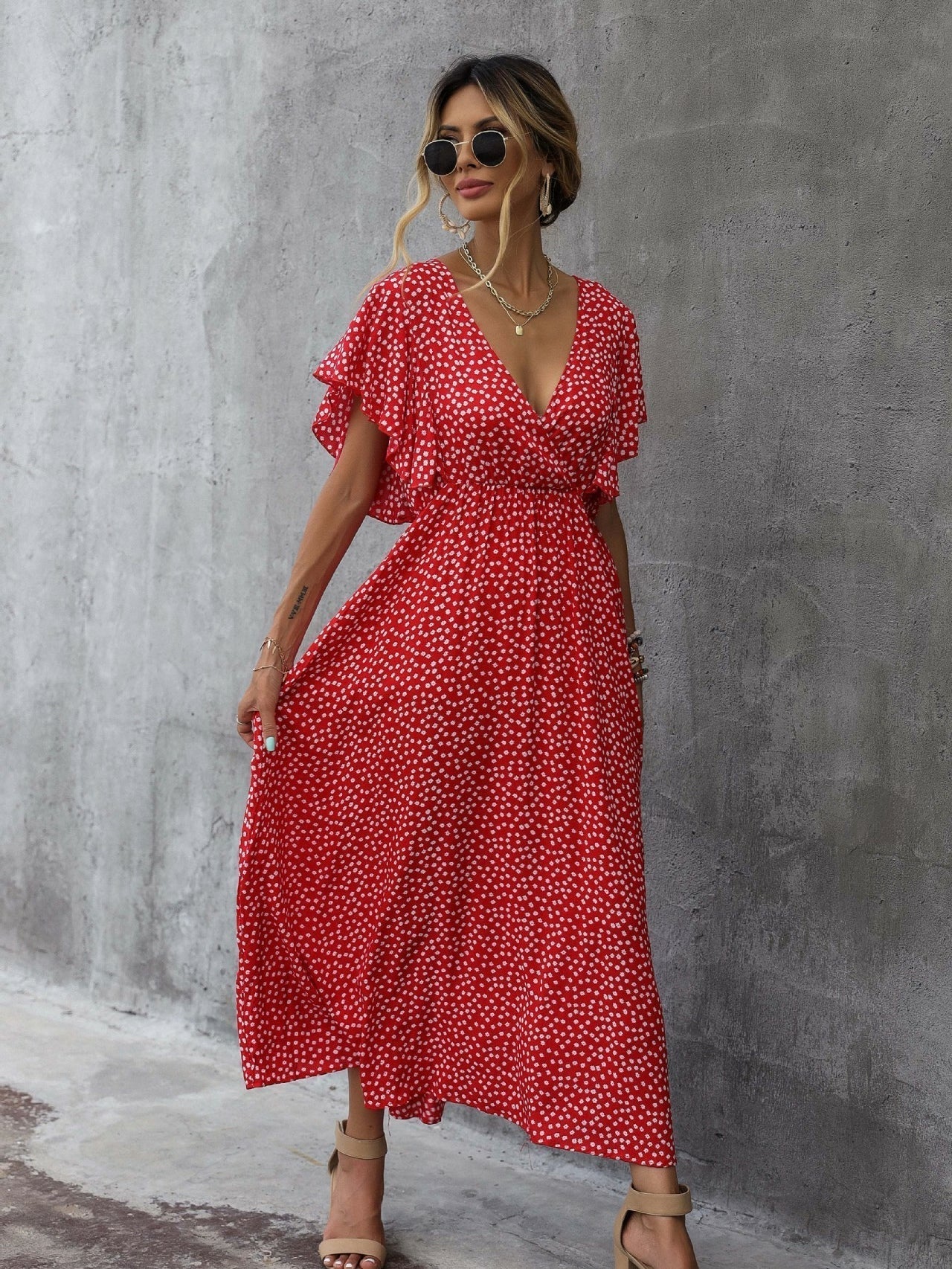 Temperament Commuter rotes gepunktetes Kleid