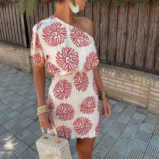 Kurzes Sommerkleid für die Freizeit