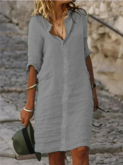 Einfarbiges Baumwollkleid mit Reversknöpfen und halben Ärmeln