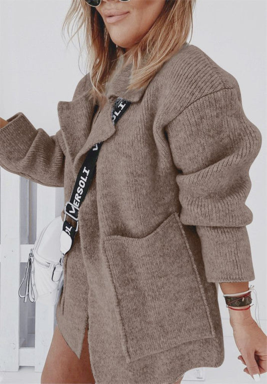 Voluminöse Strickjacke mit kuscheligem Kragen für aktive Mädchen