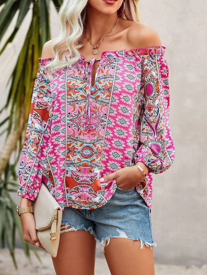 Bohemian-Blumenshirt mit Print auf den Schultern und Rüschen